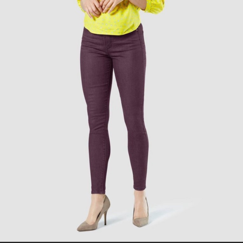 Denizen from Levi’s Super Skinny Jeans